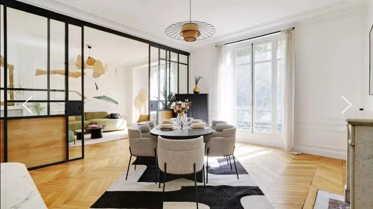 Furnished 2-Bedroom Apartment On Av. De Suffren Paris