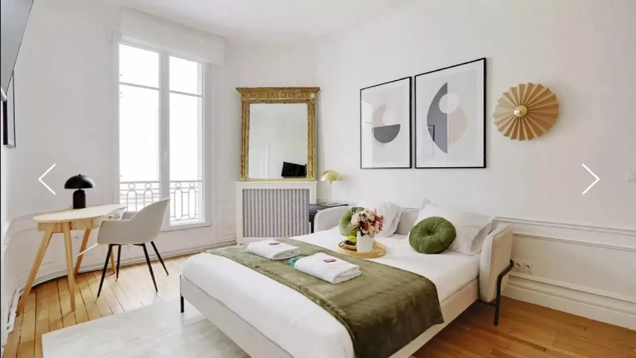 Furnished 2-Bedroom Apartment On Av. De Suffren Paris France
