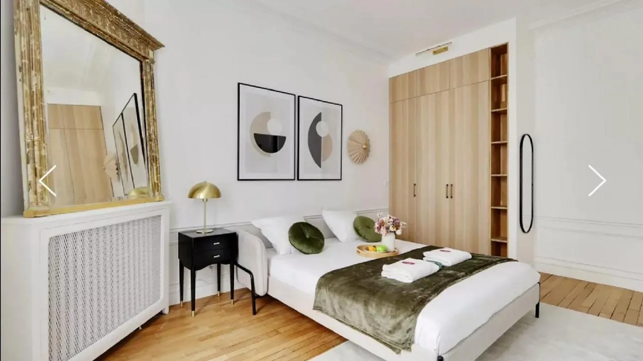 Furnished 2-Bedroom Apartment On Av. De Suffren Paris